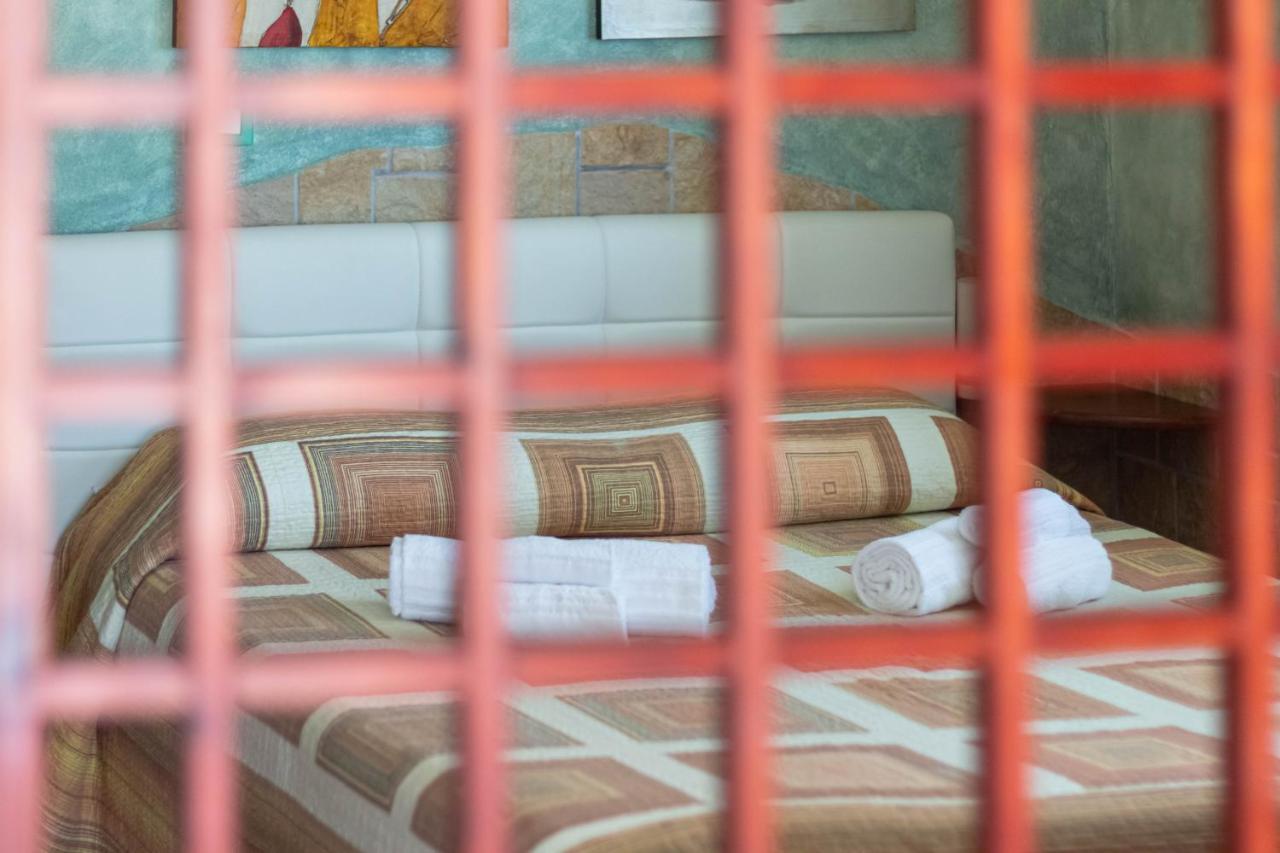 Roccabianca Rooms & Studios Stintino Buitenkant foto